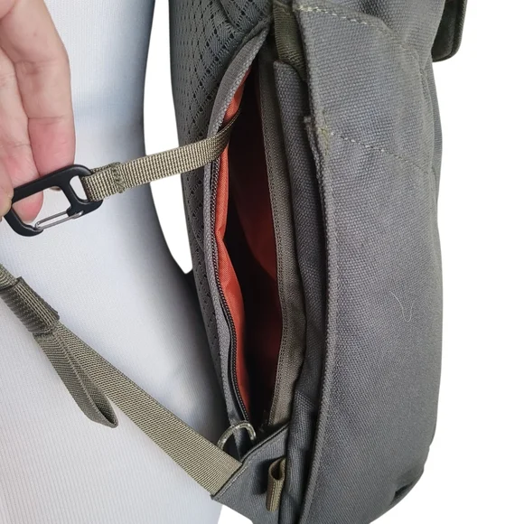 Salkan 2.0L Daypack Backpack Forest Green & Orange Hiking Outdoors - Picture 6 of 10